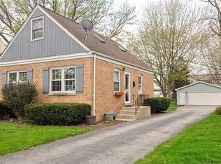 406 N Maple St, Mount Prospect, IL 60056