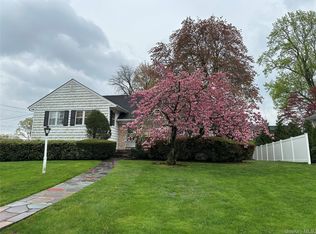 285 Stuart Drive, New Rochelle, NY 10804