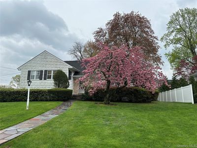 285 Stuart Drive, New Rochelle, NY, 10804