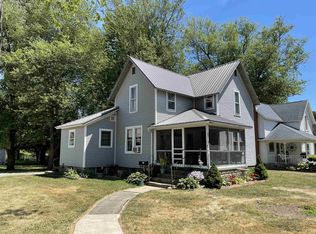 406 N Main St, Syracuse, IN 46567