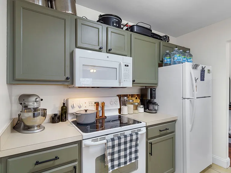 503 Sullivan St NW #F — Photo 9