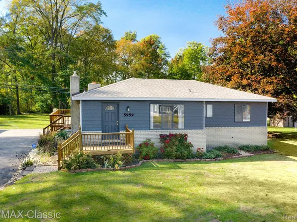 5959 Carroll Lake Rd, Commerce Township, MI 48382