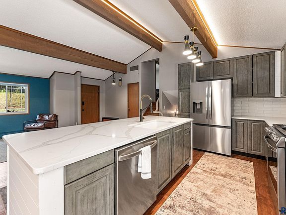 3rd image of 813 E 38th St Street
