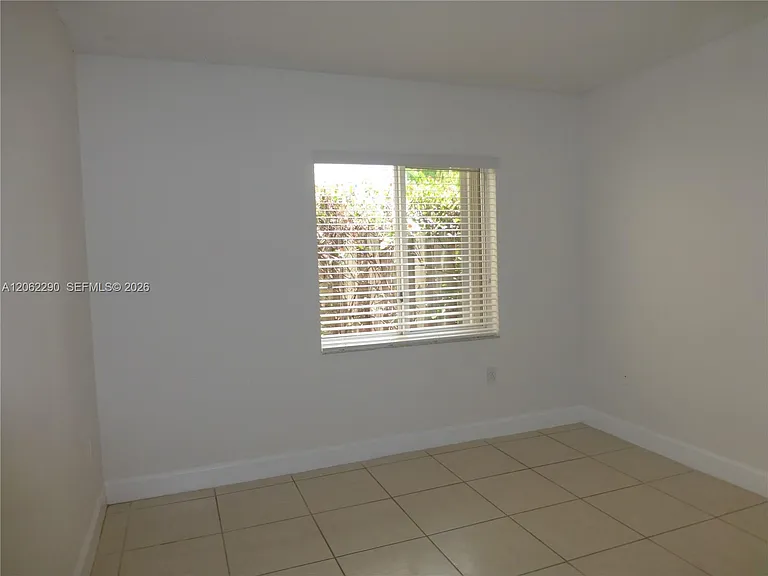 11236 NW 58th Ter — Photo 34