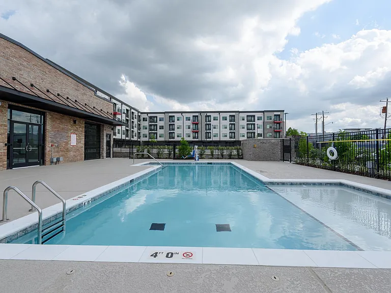 Motor City Apartments — Photo 34