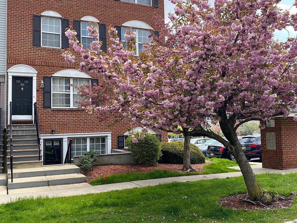 1st image of 50 Vaughan Dr