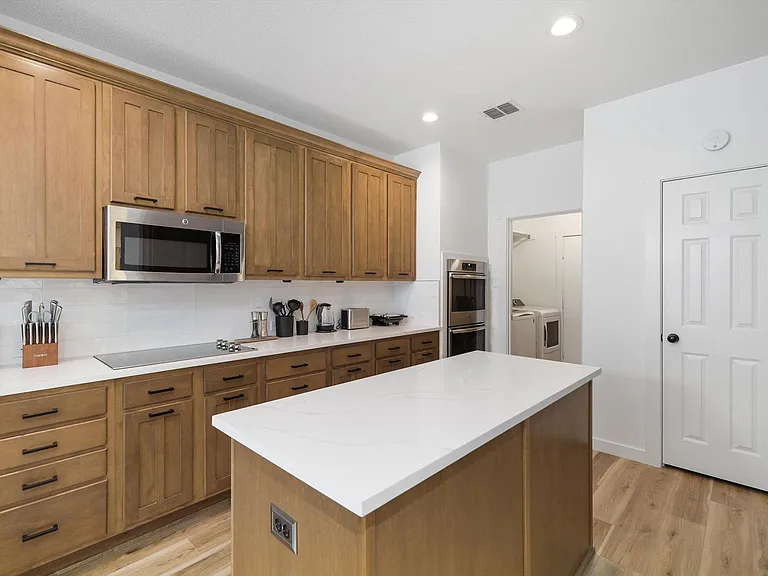 416 Rembert Ct — Photo 14