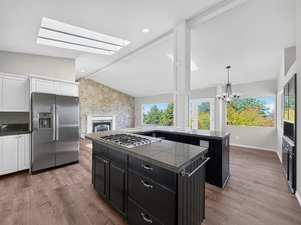 16706 SE 44th St, Bellevue, WA 98006