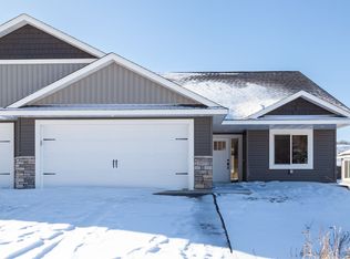 2822 Coventry Cir, River Falls, WI 54022