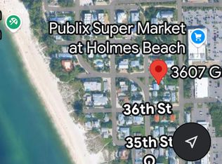 3607 Gulf Dr, Holmes Beach, FL 34217