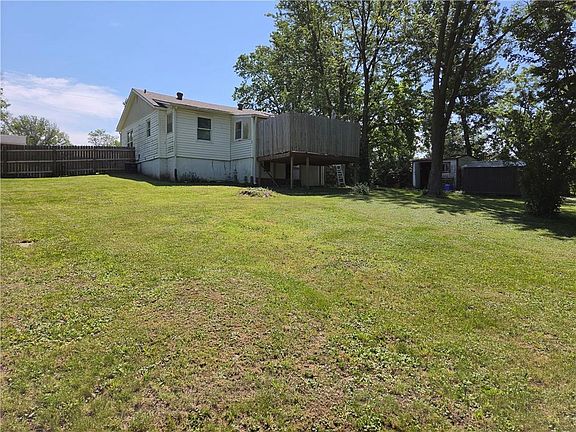 3rd image of 204 Woods St