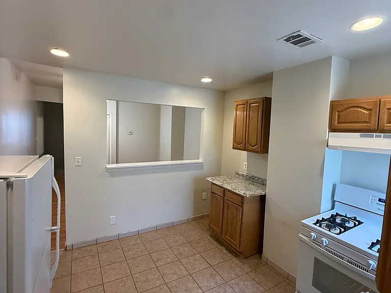 2712 Pennsylvania Ave #1A — Photo 3