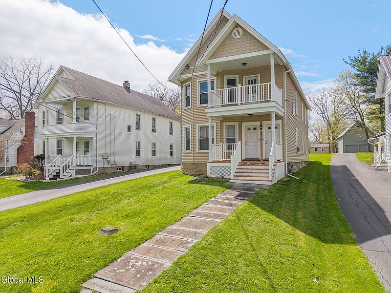 3rd image of 28 Pleasant Street