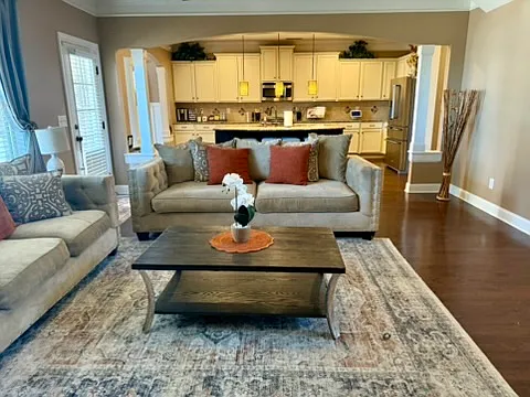 122 Ramsbrook Dr — Photo 3