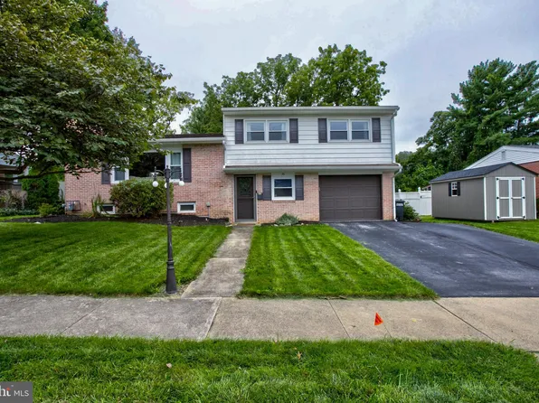 26 Octagon Ave, Sinking Spring, PA 19608