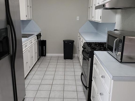 5th image of 704 S 15th St