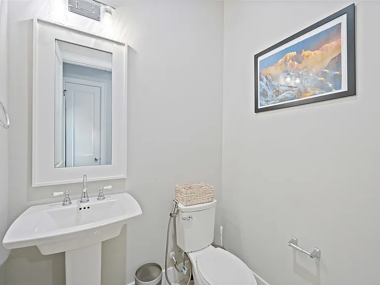 1324 W Pierce St — Photo 11