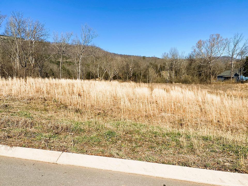 1st image of 226 Woodland Dr #24