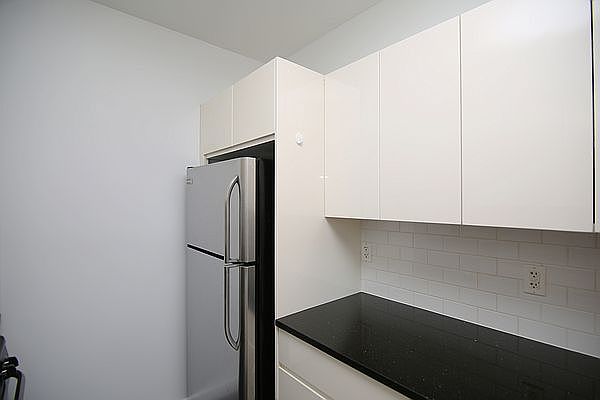 1st image of 1078 Fulton St APT 7H