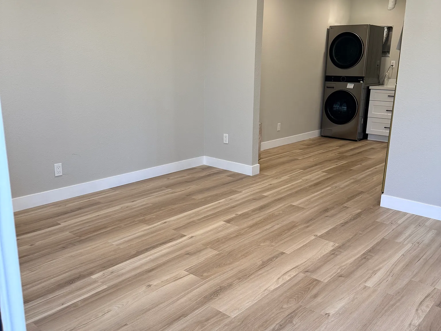 2 bed, 728 sqft, $1,920 — Photo 3