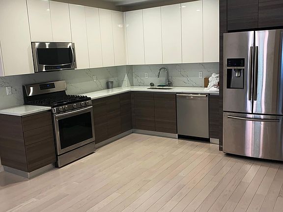 2nd image of 2756 Ocean Ave #4