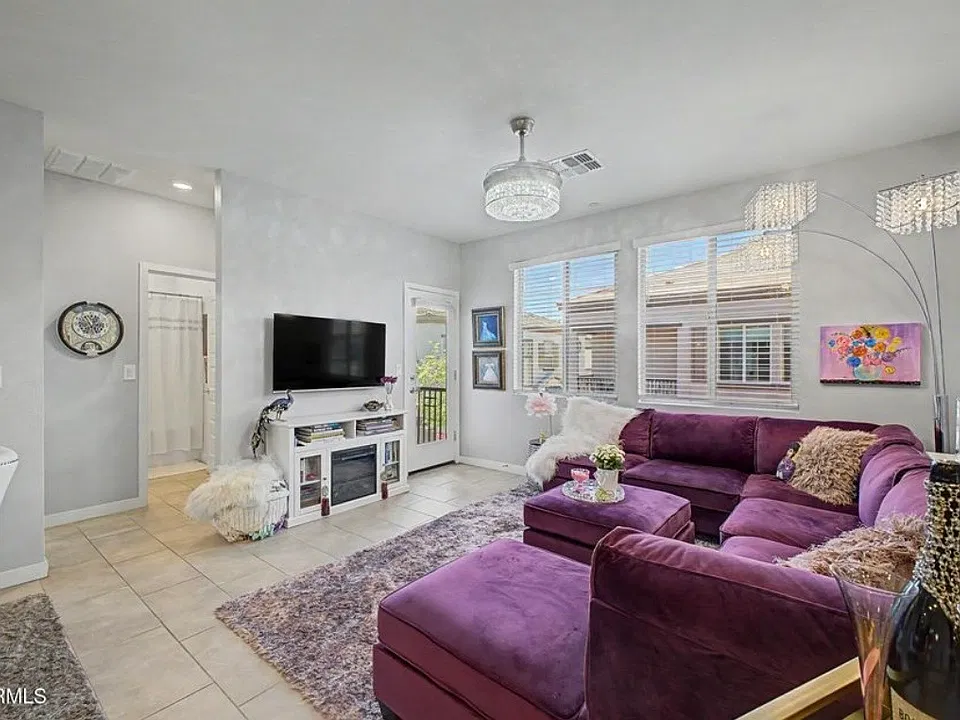 2721 S Decatur Dr #104