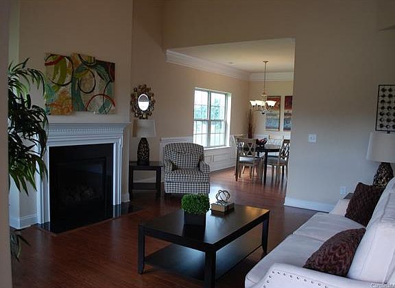 2nd image of 116 Tall Fern Loop