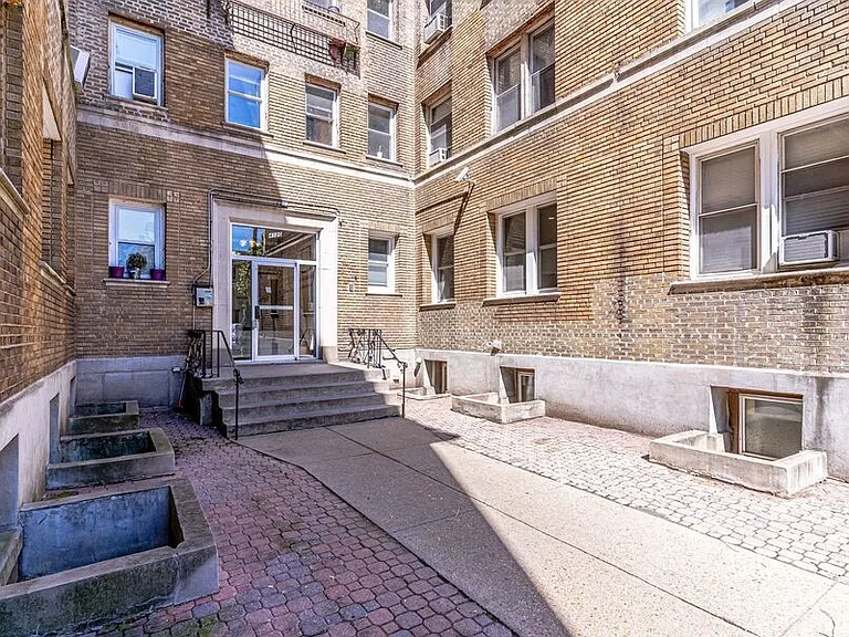 4120 14th St NW #27 — Photo 34