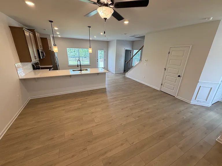 4917 Dresden Loop — Photo 9