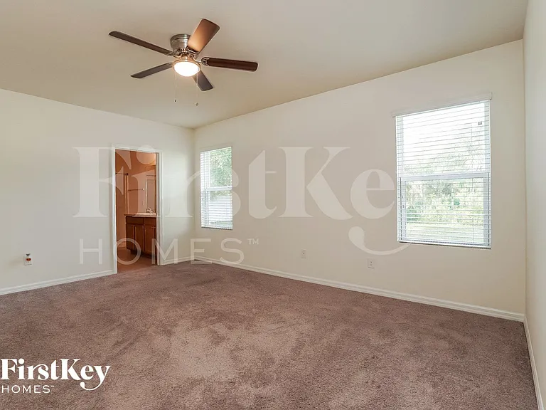 604 SW 6th Ave — Photo 8