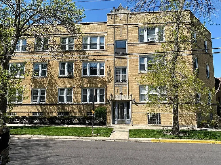 6868 N Overhill Ave #3 — Photo 1
