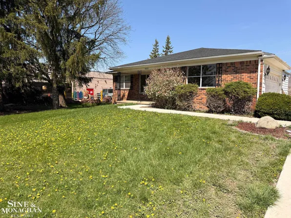 6655 Lee Crest Dr, West Bloomfield, MI 48322