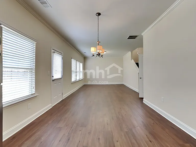 72 Monarch Way — Photo 8