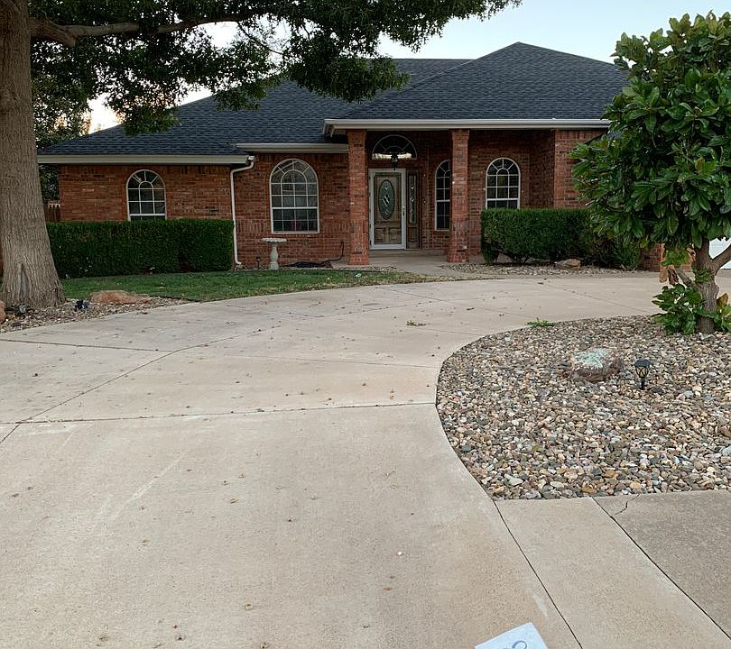 1st image of 809 Jeanie Dr