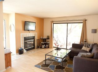 30 Lakeshore Ct, Richmond, CA 94804
