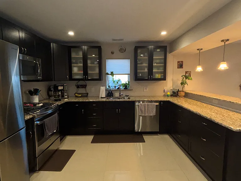 2909 Crafton Dr — Photo 4