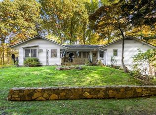 21 Valley Pond Rd, Katonah, NY 10536