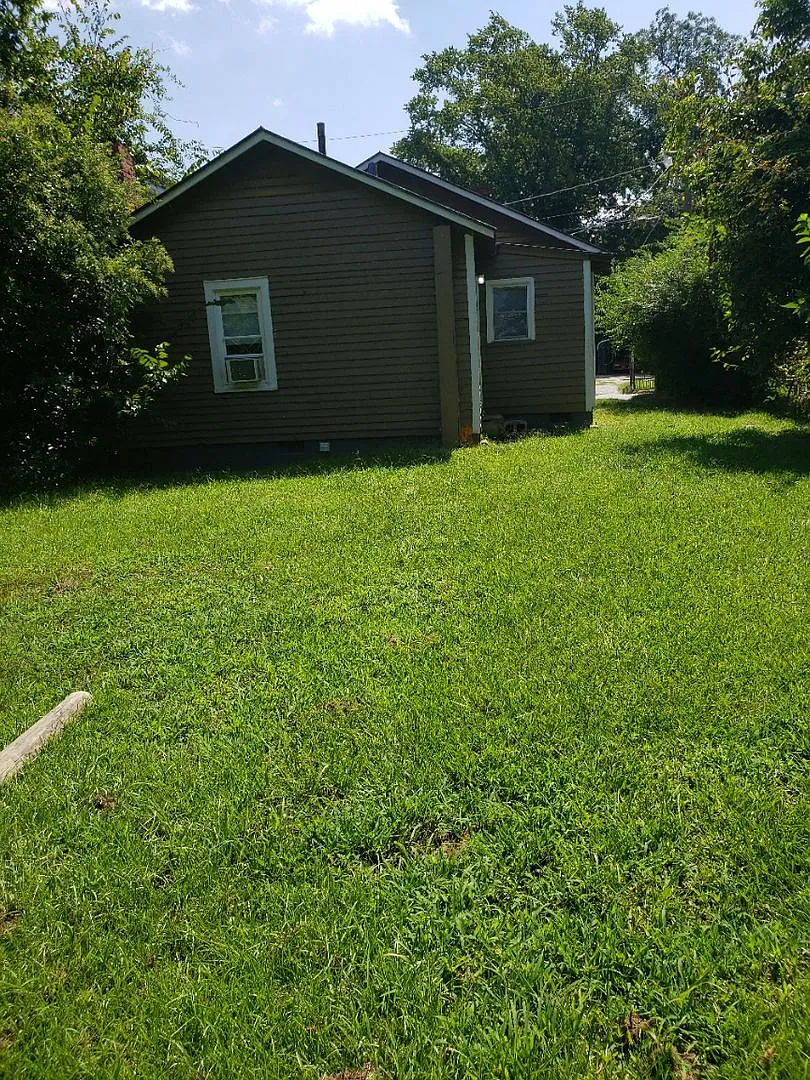 Building Photo - 516 Sheppard St