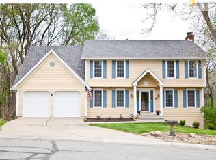 2601 NW Stonecrest Ct, Blue Springs, MO 64015