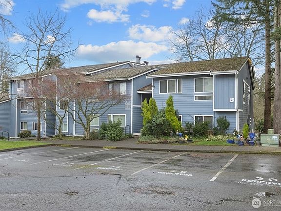 2nd image of 4120 212th Street SW #B206