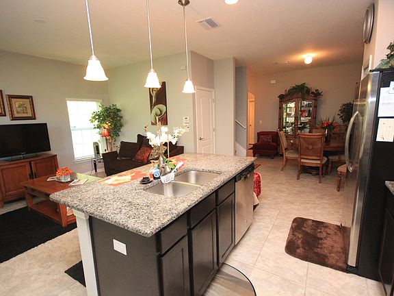 5th image of 2821 Birchcreek Dr