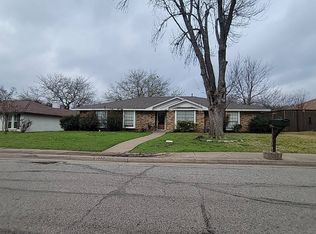 1129 Waterview Ln, Desoto, TX 75115
