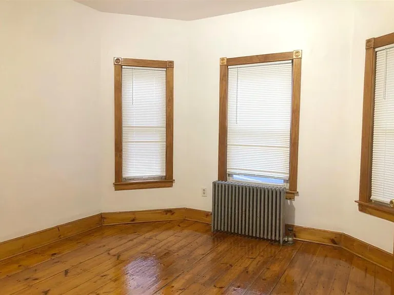 189 Lowell St #2 — Photo 8