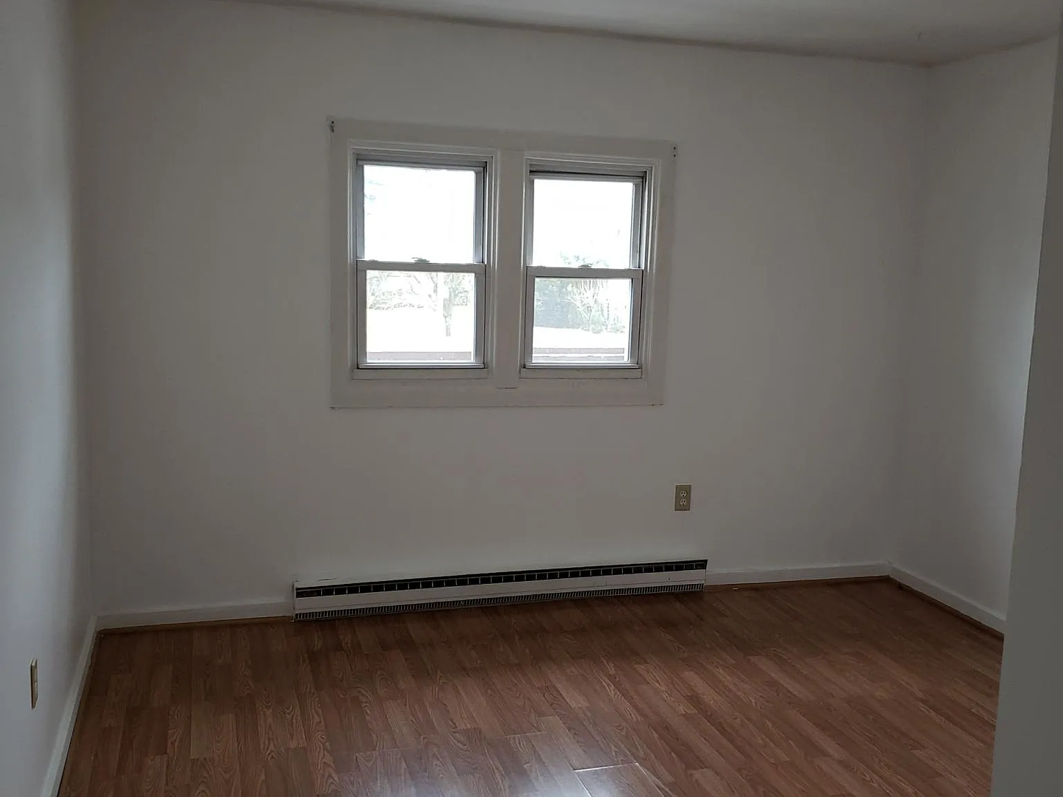 3 bed, $1,200 — Photo 3