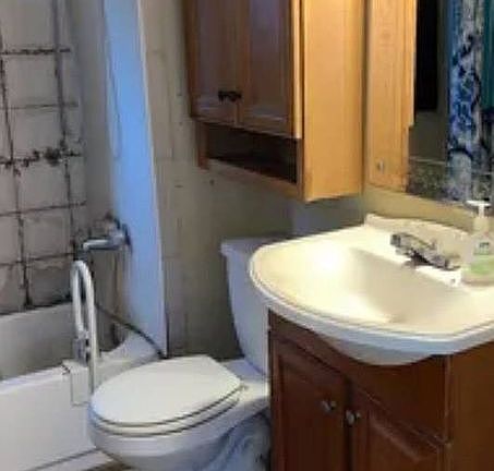 4th image of 409 N San Gabriel Ave