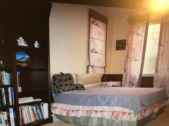 Guest room downstairs