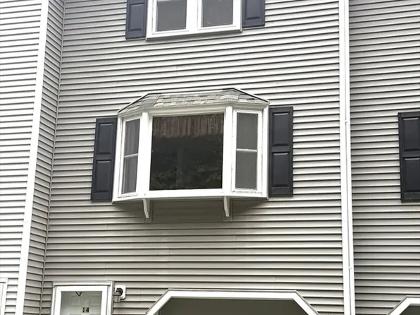 115 Tennis Plaza Rd Unit 14, Dracut, MA 01826