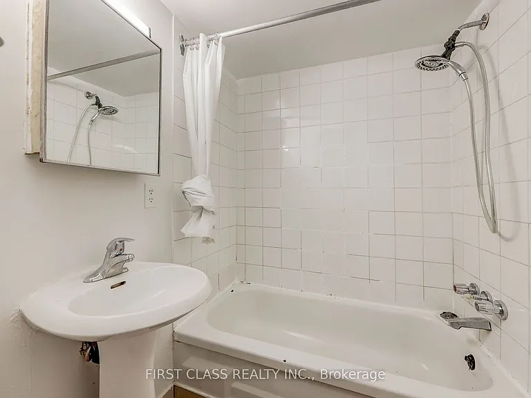 214 Linden Ave #BASEMENT — Photo 17