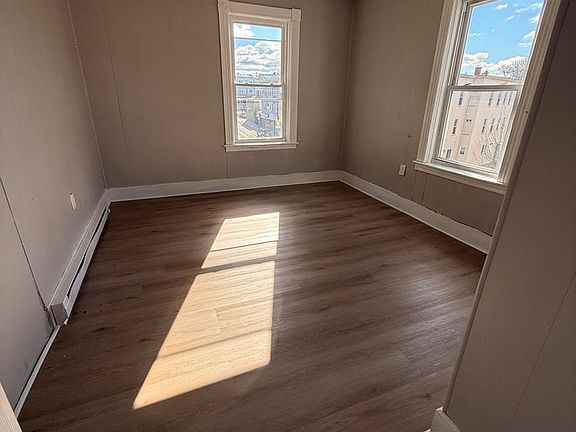 5th image of 273 Grafton St APT 3