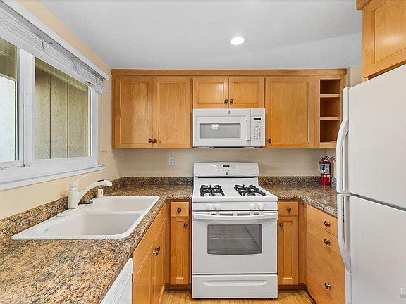 3rd image of 359 Occidental Circle